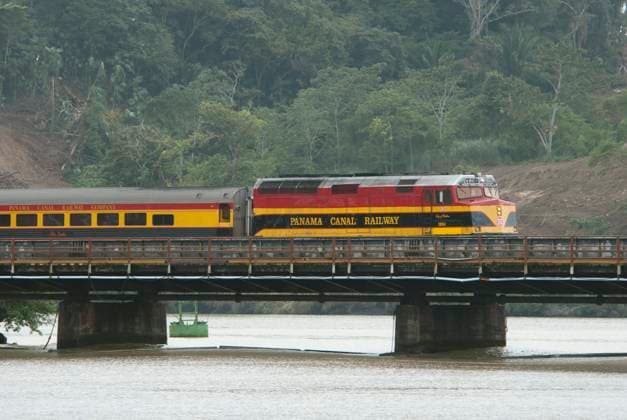 Panama Canal train crossing a bridge near Gamboa  Copyright: x xAllxCanadaxPhotosx 1990-12355593