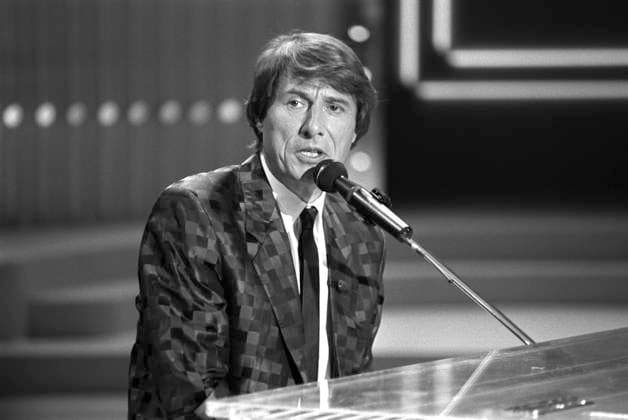 Udo Jürgens zu Gast in einer Fernsehsendung in Hamburg, August 1986 *** Udo Jürgens as a guest on a television program in Hamburg, August 1986