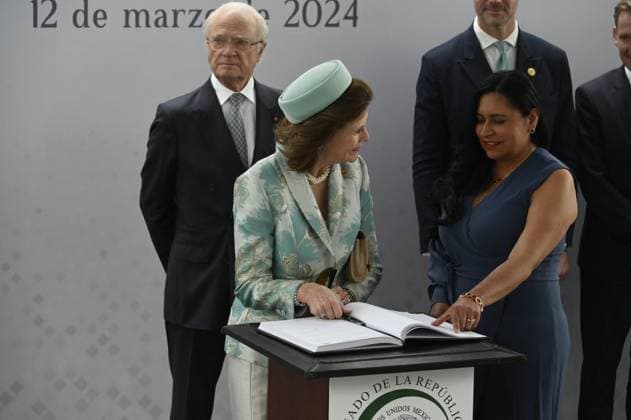 Swedish Royals Visit Mexico - Day 1 March 12, 2024, Mexico City, Mexico: Swedish Queen Silvia, Swedish King Carl XVI Gustaf and and President of the Mexican Senate, Ana Lilia Rivera during a signing agreement on the first day of the Swedish State visit to Mexico at Mexican Senate. on March 12, 2024 in Mexico City, Mexico. (Photo by Carlos Tischler Eyepix Group ABACAPRESS.COM) Mexico City Mexico  Copyright: xTischlerxCarlos Eyepix ABACAx