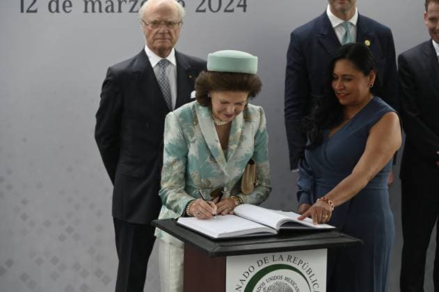 Swedish Royals Visit Mexico - Day 1 March 12, 2024, Mexico City, Mexico: Swedish Queen Silvia, Swedish King Carl XVI Gustaf and and President of the Mexican Senate, Ana Lilia Rivera during a signing agreement on the first day of the Swedish State visit to Mexico at Mexican Senate. on March 12, 2024 in Mexico City, Mexico. (Photo by Carlos Tischler Eyepix Group ABACAPRESS.COM) Mexico City Mexico  Copyright: xTischlerxCarlos Eyepix ABACAx