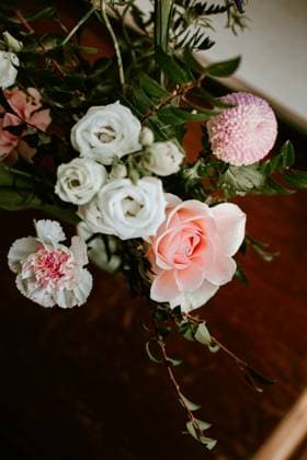 spring time floral arrangement with roses and carnations Winnipeg, Manitoba, Canada R_MFBW240311-1365819-01