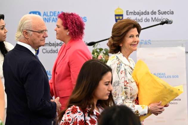 Swedish Royals Visit Mexico - Day 2 March 13, 2024, Mexico City, Mexico: Swedish Queen Silvia and Swedish King Carl XVI Gustaf during their visit to the SOS Children?s Villages on the second day of the Swedish State visit to Mexico. on March 13, 2024 in Mexico City, Mexico. (Photo by Carlos Tischler Eyepix Group ABACAPRESS.COM) Mexico City Mexico  Copyright: xTischlerxCarlos Eyepix ABACAx