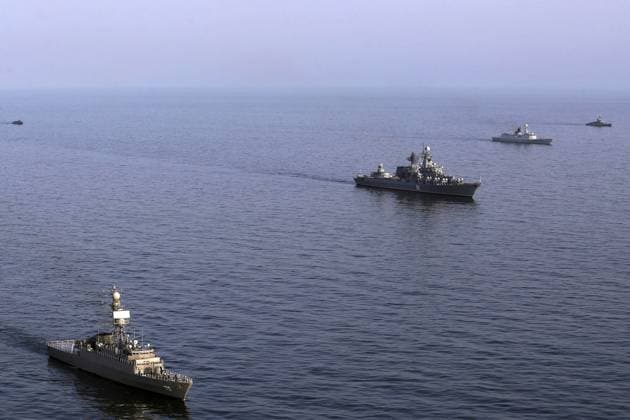 Golf von Oman, Marine-Manöver von China, Russland und Iran March 13, 2024, Undefined, Iran: Iranian, Russian, and Chinese warships conducted the â€oePhoto Ex†exercise and offensive formations in Iran s territorial waters during a joint military drill in southern Iran. The new warships of the Islamic Revolution Guards Corps (IRGC) have participated in a joint naval drill in the Indian Ocean. Naval forces from Iran, Russia, and China have jointly launched the ongoing drill, known as â€oeMarine Security Belt 2024â€Â. Martyr Mahmoudi warship, Martyr Soleimani combat patrol vessel, Martyr Abu Mahdi al-Muhandis warship, Martyr Tavvasoli frigate, and IRGC Navy helicopters are present in the exercise. Undefined Iran - ZUMAi98_ 20240313_zih_i98_014 Copyright: xIranianxArmyxOfficex