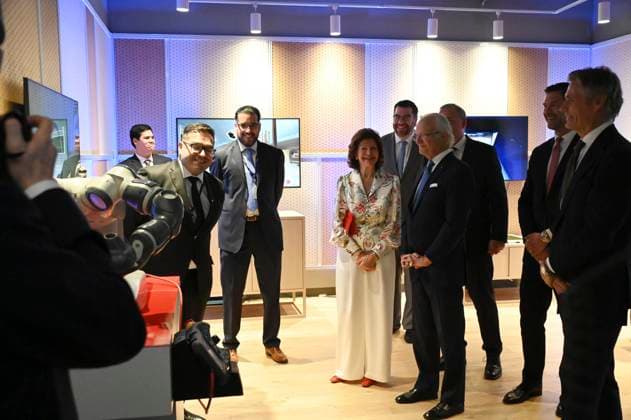 Swedish Royals Visit Mexico - Day 2 March 13, 2024, Mexico City, Mexico: Swedish Queen Silvia and Swedish King Carl XV take a tour during the opening of the new engineering center of the telecommunications Swedish company Ericsson on the second day of the Swedish State visit to Mexico. on March 13, 2024 in Mexico City, Mexico. (Photo by Carlos Tischler Eyepix Group ABACAPRESS.COM) Mexico City Mexico  Copyright: xTischlerxCarlos Eyepix ABACAx