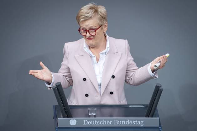 Deutscher Bundestag, 157. Plenarsitzung Renate Kuenast (Gruene) im Portrait bei ihrer Rede zum Tagesordnungspunkt Buergergutachten des Buergerrats Ernaehrung im Wandel bei der 157. Sitzung des Deutschen Bundestag in Berlin, 14.03.2024 Berlin Berlin Deutschland *** German Bundestag, 157th plenary session Renate Kuenast Greens in portrait during her speech on the agenda item Citizens Report of the Citizens Council Nutrition in Transition at the 157th session of the German Bundestag in Berlin, 14 03 2024 Berlin Berlin Germany