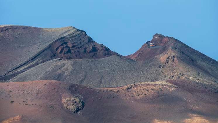 Vulkanlandschaft, Montanas del Fuego, Feuerberge, Timanfaya Nationalpark, Lanzarote, Kanarische Inseln, Spanien, Europa *** Volcanic landscape, Montanas Del Fuego, Mountains of fire, Timanfaya National Park, Lanzarote, Canary Islands Islands, Spain, Europe Copyright: imageBROKER SonjaxJordan ibxjor10325207.jpg