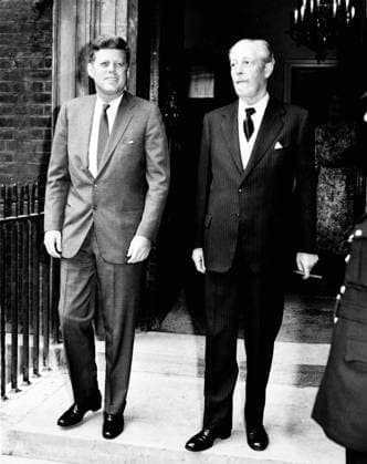 May 6, 1961: London, England, United Kingdom President JOHN F. KENNEDY and British Prime Minister HAROLD MACMILLAN walk together on President Kennedys first visit to the United Kingdom. London United Kingdom - ZUMAk09_ 19610505_jtc_k09_512 Copyright: xKeystonexPressxAgencyx