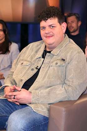 Isaak Guderian bei der Aufzeichnung der NDR Talk Show im NDR Fernsehstudio Lokstedt. Hamburg, 15.03.2024 *** Isaak Guderian at the recording of the NDR Talk Show in the NDR television studio Lokstedt Hamburg, 15 03 2024 Foto:xgbrcix xFuturexImagex ndr_talk1503_4323