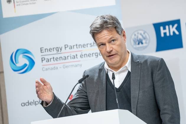 Canada-Germany Hydrogen and Ammonia Producer-Offtaker Conference in Hamburg - Robert Habeck, Bundeswirtschaftsminister, hält eine Rede vor der Handelskammer;Canada-Germany Hydrogen and Ammonia Producer-Offtaker Conference in Hamburg - Robert Habeck, Bundeswirtschaftsminister, hält eine Rede vor der Handelskammer, Hamburg Hamburg Deutschland Handelskammer