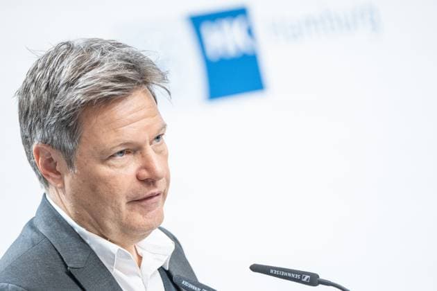 Canada-Germany Hydrogen and Ammonia Producer-Offtaker Conference in Hamburg - Robert Habeck, Bundeswirtschaftsminister, hält eine Rede vor der Handelskammer;Canada-Germany Hydrogen and Ammonia Producer-Offtaker Conference in Hamburg - Robert Habeck, Bundeswirtschaftsminister, hält eine Rede vor der Handelskammer, Hamburg Hamburg Deutschland Handelskammer