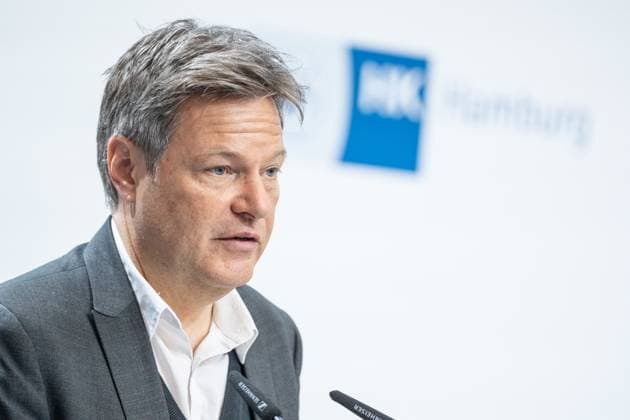 Canada-Germany Hydrogen and Ammonia Producer-Offtaker Conference in Hamburg - Robert Habeck, Bundeswirtschaftsminister, hält eine Rede vor der Handelskammer;Canada-Germany Hydrogen and Ammonia Producer-Offtaker Conference in Hamburg - Robert Habeck, Bundeswirtschaftsminister, hält eine Rede vor der Handelskammer, Hamburg Hamburg Deutschland Handelskammer