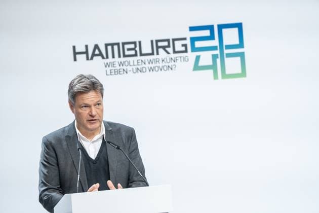 Canada-Germany Hydrogen and Ammonia Producer-Offtaker Conference in Hamburg - Robert Habeck, Bundeswirtschaftsminister, hält eine Rede vor der Handelskammer;Canada-Germany Hydrogen and Ammonia Producer-Offtaker Conference in Hamburg - Robert Habeck, Bundeswirtschaftsminister, hält eine Rede vor der Handelskammer, Hamburg Hamburg Deutschland Handelskammer
