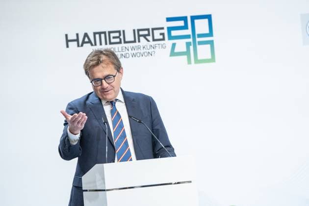 Canada-Germany Hydrogen and Ammonia Producer-Offtaker Conference in Hamburg - Jonathan Wilkinson, Minister für Energie und natürliche Ressourcen Kanada, hält eine Rede vor der Handelskammer Hamburg;Canada-Germany Hydrogen and Ammonia Producer-Offtaker Conference in Hamburg - Jonathan Wilkinson, Minister für Energie und natürliche Ressourcen Kanada, hält eine Rede vor der Handelskammer Hamburg, Hamburg Hamburg Deutschland Handelskammer