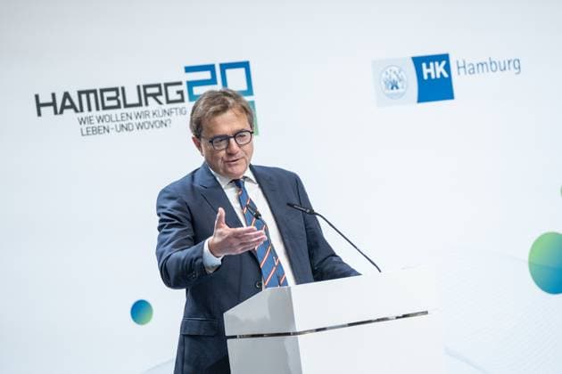 Canada-Germany Hydrogen and Ammonia Producer-Offtaker Conference in Hamburg - Jonathan Wilkinson, Minister für Energie und natürliche Ressourcen Kanada, hält eine Rede vor der Handelskammer Hamburg;Canada-Germany Hydrogen and Ammonia Producer-Offtaker Conference in Hamburg - Jonathan Wilkinson, Minister für Energie und natürliche Ressourcen Kanada, hält eine Rede vor der Handelskammer Hamburg, Hamburg Hamburg Deutschland Handelskammer