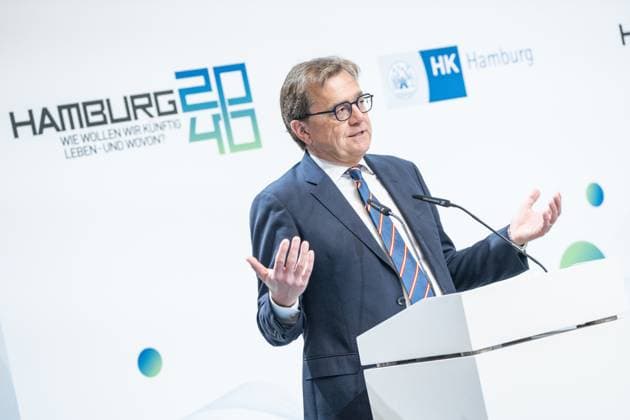 Canada-Germany Hydrogen and Ammonia Producer-Offtaker Conference in Hamburg - Jonathan Wilkinson, Minister für Energie und natürliche Ressourcen Kanada, hält eine Rede vor der Handelskammer Hamburg;Canada-Germany Hydrogen and Ammonia Producer-Offtaker Conference in Hamburg - Jonathan Wilkinson, Minister für Energie und natürliche Ressourcen Kanada, hält eine Rede vor der Handelskammer Hamburg, Hamburg Hamburg Deutschland Handelskammer