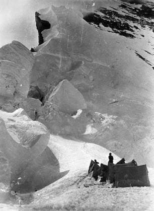 MOUNT EVEREST EXPEDITION. The camp of the 1924 British expedition to Mount Everest, on the crest of the North Col.  Copyright: xGRANGERx xGRANGERx 0002350