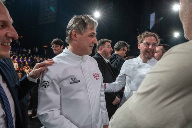 Michelin Guide For France Awards Ceremony - Tours Three Michelin-starred French chef of Gabriel at La Reserve Paris hotel Jerome Banctel celebrates on stage during the Michelin Guide for France 2024 awards ceremony in Tours, central France on March 18, 2024. The Michelin guide awarded on March 18, 2024 62 stars to French restaurants, a class of 2024 rich in first honors, with 52 first stars, eight second stars and two triple-starred houses. Photo by Pascal Avenet ABACAPRESS.COM Tours Indre-et-Loire (37) France  Copyright: xAvenetxPascal ABACAx