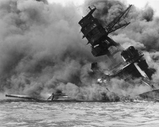 WORLD WAR II: PEARL HARBOR. U.S.S. Arizona burning during the Japanese attack on Pearl Harbor, Hawaii, 7 December 1941.  Copyright: xGRANGERx xGRANGERx 0017621