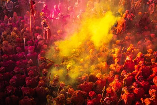 Bilder des Jahres 2024, News 03 März News Themen der Woche KW12 News Bilder des Tages March 19, 2024, Mathura, Uttar Pradesh, India: The Holi Festival is one of the largest colorful celebrations in India. Hindu devotees gather together to play Holi by throwing different Gulal colors on each other to celebrate the vibrant festival. This event will take place at Nandbhavan Mandir in Mathura, Nandgaon Rural, a town in the state of Uttar Pradesh, India Mathura India - ZUMAs263 20240319_zip_s263_002 Copyright: xSaurabhxSirohiyax