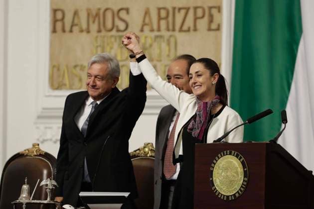 EUM20190915SOC14.JPG CIUDAD DE MÉXICO. City CDMX-Sheinbaum.- 15 de septiembre de 2019. Especialistas senalan que a ocho meses de gestión, la jefa de Gobierno, Claudia Sheinbaum, ha esquivado algunos problemas, pero no ha implementado estrategias claras. En la imagen la acompana el presidente Andrés Manuel López Obrador. Foto: Archivo Agencia EL UNIVERSAL Iván Stephens EELG EDITORIAL USE ONLY
