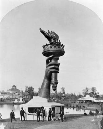 STATUE OF LIBERTY, 1876. The Statue of Liberty s right arm with torch on display at the 1876 Centennial Exhibition in Philadelphia.  Copyright: xGRANGERx xGRANGERx 0027523