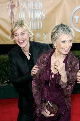 11TH ANNUAL SCREEN ACTORS GUILD AWARDS ARRIVALS LA CLORIS LEACHMAN AND ELLEN DEGENERES ARRIVING AT THE 11TH ANNUAL SCREEN ACTORS GUILD AWARDS. SHRINE AUDITORIUM, LOS ANGELES, CALIFORNIA. 5 FEBRUARY 2005. PICTURES. , Credit:JEN LOWERY LONDON FEATURES Avalon  Copyright: xJENxLOWERYxLONDONxFEATURESx xAvalonx 0538614784