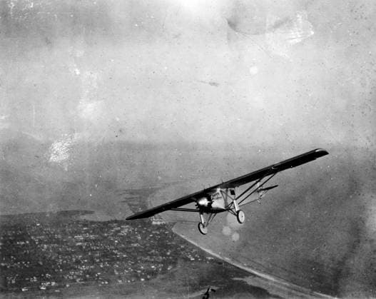 CHARLES A. LINDBERGH (1902-1974). American aviator. Lindbergh at the controls of the Spirit of St. Louis in flight, 1927.  Copyright: xGRANGERx xGRANGERx 0028707