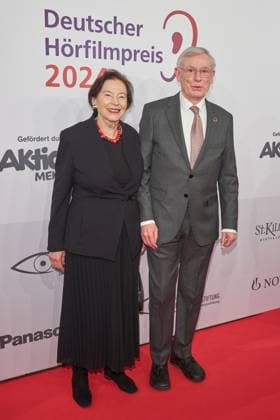 Horst Koehler (Bundespraesident a.D.) mit Ehefrau Eva Luise Koehler - Verleihung des 22.Deutschen Hoerfilmpreis 2024 in der Hauptstadtrepraesentanz der Deutschen Telekom in Berlin am 19.03.2024. 22. Deutscher Hoerfilmpreis 2024