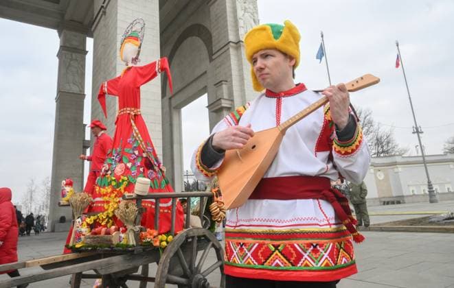 RUSSIA EXPO. Maslenitsa Week 8642735 17.03.2024 The International RUSSIA EXPO Forum and Exhibition. Maslenitsa festivities. Ilya Pitalev host photo agency: RIA Novosti Moscow Russia  Copyright: xIlyaxPitalevx