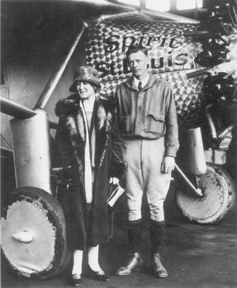 CHARLES A. LINDBERGH (1902-1974). American aviator. Lindbergh with his mother, Evangeline Lodge Lindbergh, and the Spirit of St. Louis at Roosevelt Field, Long Island, New York, prior to his successful trans-Atlantic flight of 20 May 1927.  Copyright: xGRANGERx xGRANGERx 0041573