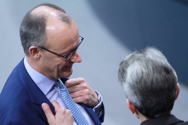 Berlin, Deutschland, 21.03.2024: Deutscher Bundestag: 160. Bundestagssitzung: CDU-Chef Friedrich Merz und SPD-Fraktionschef Rolf Mützenich in einem Gespräch *** Berlin, Germany, 21 03 2024 German Bundestag 160 Bundestag session CDU leader Friedrich Merz and SPD parliamentary group leader Rolf Mützenich in conversation Copyright: xdtsxNachrichtenagenturx dts_33007