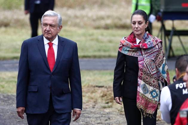 EUM20191017NAC04.JPG TECAMAC, Méx. Presidency Presidencia-AMLO.- 17 de octubre de 2019. El presidente Andrés Manuel López Obrador encabezó la ceremonia en la que se puso en marcha la maquinaria para la construcción del aeropuerto en Santa Lucía. En la imagen lo acompana Claudia Sheinbaum, jeda de Gobierno de la Ciudad de México. Foto: Agencia EL UNIVERSAL Diego Simón Sánchez EELG EDITORIAL USE ONLY