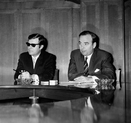 Larry Lamb & Rupert Murdoch (L-R) Larry Lamb, editor of The Sun newspaper, and Rupert Murdoch, Chairman of the News of the World, Credit:AH Avalon  Copyright: xAHx xAvalonx 0559772351
