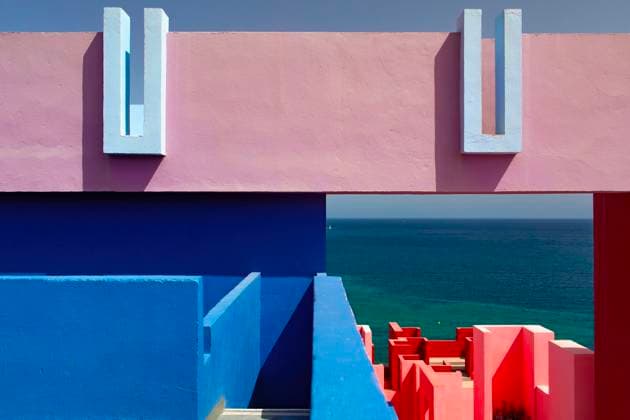 Creative Highlights World RECORD DATE NOT STATED Spain, Calpe (or Calp): La Muralla Roja (The Red Wall) Spain, Calpe (or Calp): La Muralla Roja (The Red Wall), apartment complex along the Costa Blanca designed by architect Ricardo Boffil. Architectural details of the post-modern apartment complex completed in 1973 and inspired by the architecture of the North African casbahs. Editorial Usage Only Europe; Western Europe; Spain  Copyright: xPerrogonxF Andia.frx 424086
