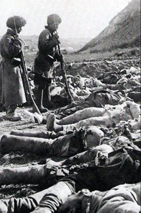 China: Russian soldiers stare solemnly at the corpses of their fallen comrades, (Russo-Japanese War, 8 February 1904 5 September 1905) The Russo-Japanese War (8 February 1904 5 September 1905) was the first great war of the 20th century which grew out of the rival imperial ambitions of the Russian Empire and Japanese Empire over Manchuria and Korea.<br ><br > The major theatres of operations were Southern Manchuria, specifically the area around the Liaodong Peninsula and Mukden, the seas around Korea, Japan, and the Yellow Sea. The resulting campaigns, in which the Japanese military attained victory over the Russian forces arrayed against them, were unexpected by world observers. As time transpired, these victories would transform Copyright: xxPicturesxFromxHistoryx