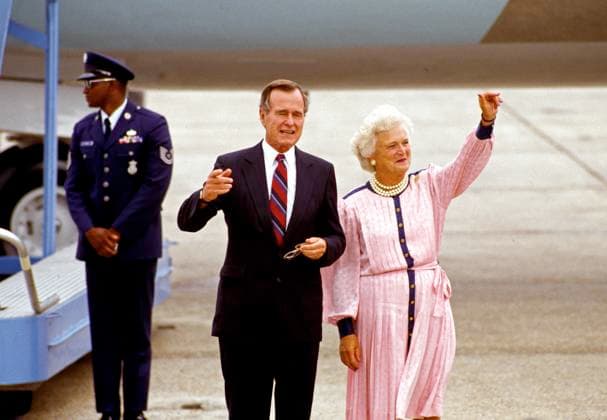 VP Bush Arrives in New Orleans United States Vice President George H.W. Bush and Barbara Bush arrives in New Orleans, Louisiana for the 1988 Republican National Convention on August 16, 1988. Credit: Arnie Sachs CNP New Orleans Louisiana United States of America EDITORIAL USE ONLY Copyright: xx ArniexSachsx cnpphotos125792