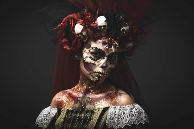 Young girl in the image of Santa Muerte Santa Muerte Young Girl with Artistic Halloween Makeup and with Sculls in her Hair ,model released, Symbolfoto Copyright: xZoonar.com Multipediax 13334138 ,model released, Symbolfoto ,property released