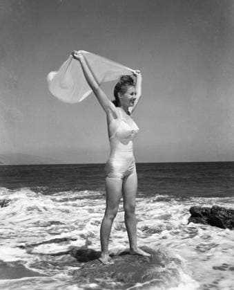 FASHION: WOMEN S SWIMSUIT. Photographed c1940.  Copyright: xGRANGERx xGRANGERx 0076290
