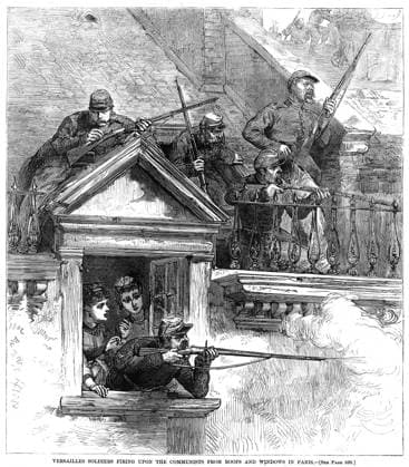 PARIS COMMUNE, 1871. Versailles soldiers firing upon the communists from roofs and windows in Paris. Wood engraving from a contemporary American newspaper.  Copyright: xGRANGERx xGRANGERx 0078993