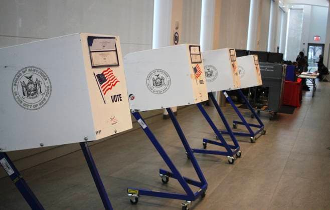 News Themen der Woche KW12 News Bilder des Tages Early Voting for April 2 New York™s Presidential Primary. (NEW) Early Voting for April 2 New York™s Presidential Primary. March 23, 2024, New York, USA: Early voting starts for April 2 New York™s presidential primary and will continue till March 30. This is for only registered Democrats and Republicans and today March 23 is the deadline for new voters to register. The polling site 12087 at William Black Medical Research Building on 650 West 168 Street, New York is not very busy due to heavy rainfall that hits the city and it™s supposed to continue throughout the day. Credit: Niyi Fote Thenews2 (Foto: Niyi Fote Thenews2 imago images) Early Voting for April 2 New York™s Presidential Primary.  Copyright: xNiyixFotex