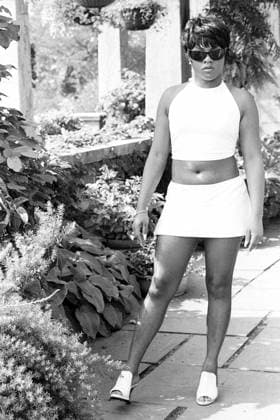 LIL KIM PHOTO SESSION NY LIL KIM PHOTO SESSION. WAVE HILL, NEW YORK CITY. 1995, Credit:Kristin Callahan Avalon 0537418888