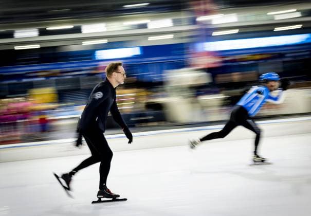 HEERENVEEN - Prince Bernhard on the Thialf ice rink during the kick-off of De Hollandse 100. The duathlon is held annually to raise money for research into the nature and treatment of lymphoma. ANP KOEN VAN WEEL netherlands out - belgium out  Copyright: xx x494438567x originalFilename: 494438567.jpg