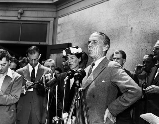 FOLKE BERNADOTTE (1895-1948). Count of Wisborg and Swedish diplomat, appointed as the United Nations mediator in Palestine in 1948. Bernadotte giving a speech at LaGuardia airport in New York City, July 1948. Beside him is his wife, Estelle Manville.  Copyright: xGRANGERx xGRANGERx 0106988