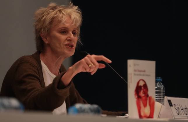 EUM20191201CUL09.JPG GUADALAJARA, Jal., Books Libros-FIL Guadalajara.- La escritora Siri Hustvedt durante su participación en la 33 Feria del Libro de Guadalajara, domingo 1 de diciembre de 2019. Foto: Agencia EL UNIVERSAL Juan Boites EVZ EDITORIAL USE ONLY *** EUM20191201CUL09 JPG GUADALAJARA, Jal , Books Libros Libros FIL Guadalajara Writer Siri Hustvedt during her participation in the 33rd Guadalajara Book Fair, Sunday, December 1, 2019 Foto Agencia EL UNIVERSAL Juan Boites EVZ EDITORIAL USE ONLY  Copyright: xGDA ElxUniversal MÃ xico-xTodosxlosxderechosxreservados.xProhibidoxelxusoxoxreproduccionxdexestaximagenxenxMÃ xicox JUANxBOITESx mxeluniversalpic427590