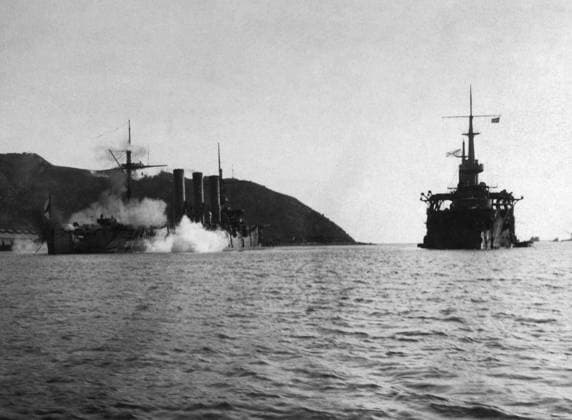 RUSSO-JAPANESE WAR, c1905. The Russian battleship Pallada struck by a 500 pound Japanese shell in Port Arthur harbor, China. Stereograph, 18 July 1905.  Copyright: xGRANGERx xGRANGERx 0116320