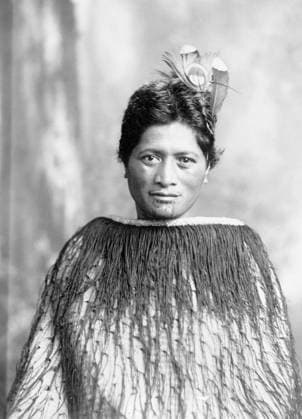NEW ZEALAND: MAORI NATIVE. A portrait of a Maori in native clothing with feathers as a headdress, identified as Ngaperapuna. Photograph, late 19th or early 20th century.  Copyright: xGRANGERx xGRANGERx 0117204