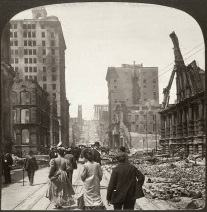 SAN FRANCISCO EARTHQUAKE. Men and women walking along the center of California Street with the Merchant s Exchange on left, following the earthquake of 18 April 1906. Stereograph, 1906.  Copyright: xGRANGERx xGRANGERx 0119548