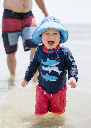 Creative Highlights Symbolbilder Joyful Toddler Beach Day in South Carolina Saint Helena Island, South Carolina, United States R_LULK240306-1350752-01 ,model released, Symbolfoto