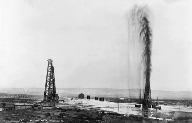 CALIFORNIA: OIL WELL, c1910. The great gusher at the Lakeview oil well in Kern County, California. Photographed in April 1910.  Copyright: xGRANGERx xGRANGERx 0127569