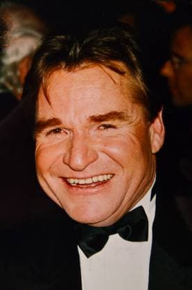 RECORD DATE NOT STATED. Fritz Wepper, geboren am 17.08.1941 verstorben am 25.03.2024, war ein deutscher Schauspieler und Synchronsprecher. International bekannt wurde er 1959 durch den Antikriegsfilm Die Brücke. Seinen Durchbruch hatte er in der Rolle des Assistenten Harry Klein in den Krimiserien Der Kommissar und Derrick. Das Foto entstand bei der BAMBI-Preisverleihung im Dezember 1993 *** RECORD DATE NOT STATED Fritz Wepper, born on 17 08 1941 died on 25 03 2024, was a German actor and voice actor He became internationally known in 1959 for the anti-war film Die Brücke He had his breakthrough in the role of assistant Harry Klein in the crime series Der Kommissar and Derrick The photo was taken at the BAMBI Award ceremony in December 19